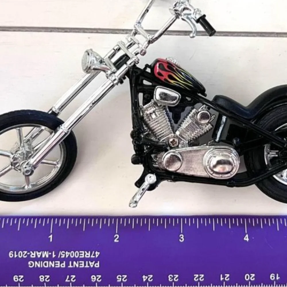 TOYS Motorcycle Models   Collect, Display or Play With Includes 7 Cycles